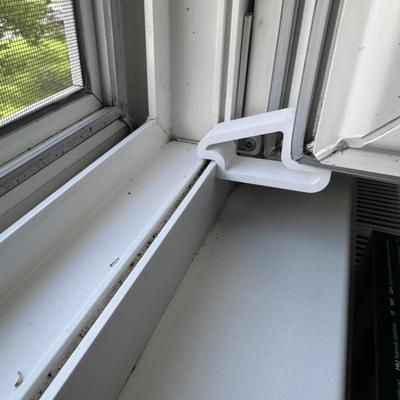 Sturdy Multi-purpose Door & Window Wedges: Anti-closing Solution