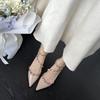 Schwarz-weiße spitze Nieten-High Heels Damen dicker Absatz Frühjahr 2025 neu halbe Tasche Kopf Wort mit Sandalen einzelne Schuhe Damen