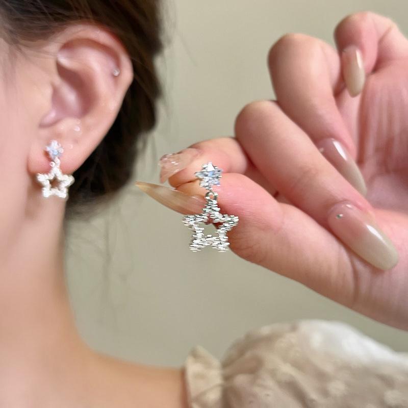 Luxury Zirconia Star Stud Earrings: Lightweight, Exquisite Dangle Design for Women, 2026