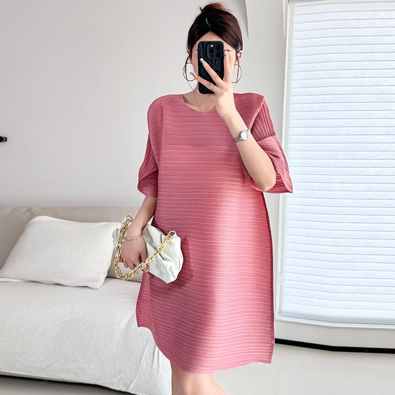 

Платье с плиссированными рукавами-трубами Miyake - Повседневное, Миди, Однотонное, Силуэт, Молодящий, для Весны и Осени One Size розовый