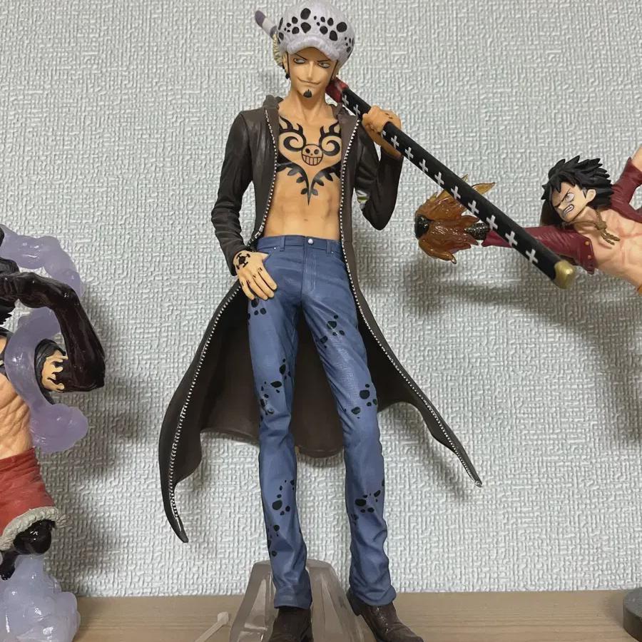 

I Sell One Piece Trafalgar Low Figures