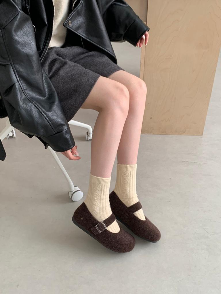 2025 Autumn and Winter New Round Head One-word Woolen Soft-soled Ballet Doudou Women's Fashionable Women's Single Shoes for Pregnant Women