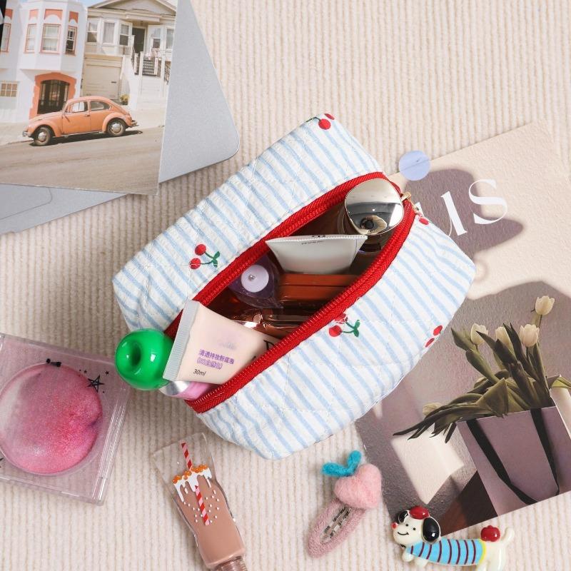 Bolsa de Maquiagem Fofa com Estampa de Laço Xadrez para Mulheres Meninas Estojo de Armazenamento Leve Acolchoado Cereja Bolsa de Cosméticos Estudante
