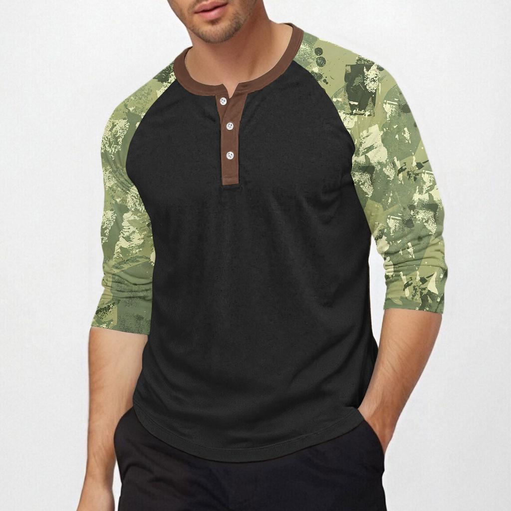 Men's top with three-quarter sleeves and camouflage print
