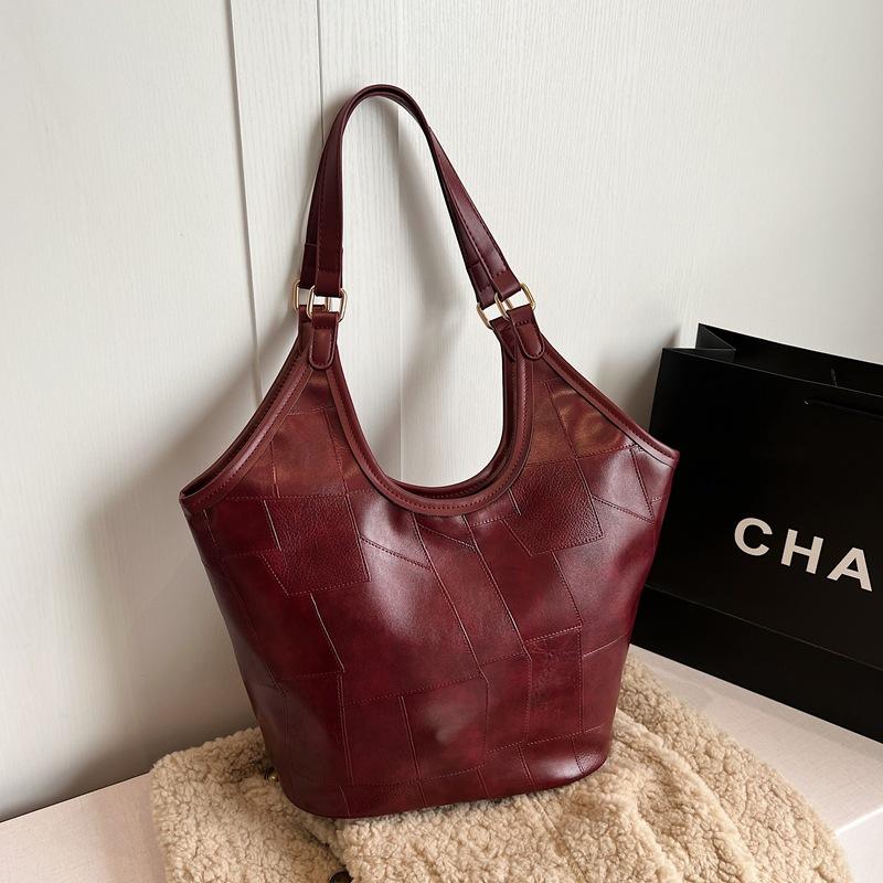 Premium sense large-capacity bag women's new fashion portable shoulder bag commuter versatile tote bag