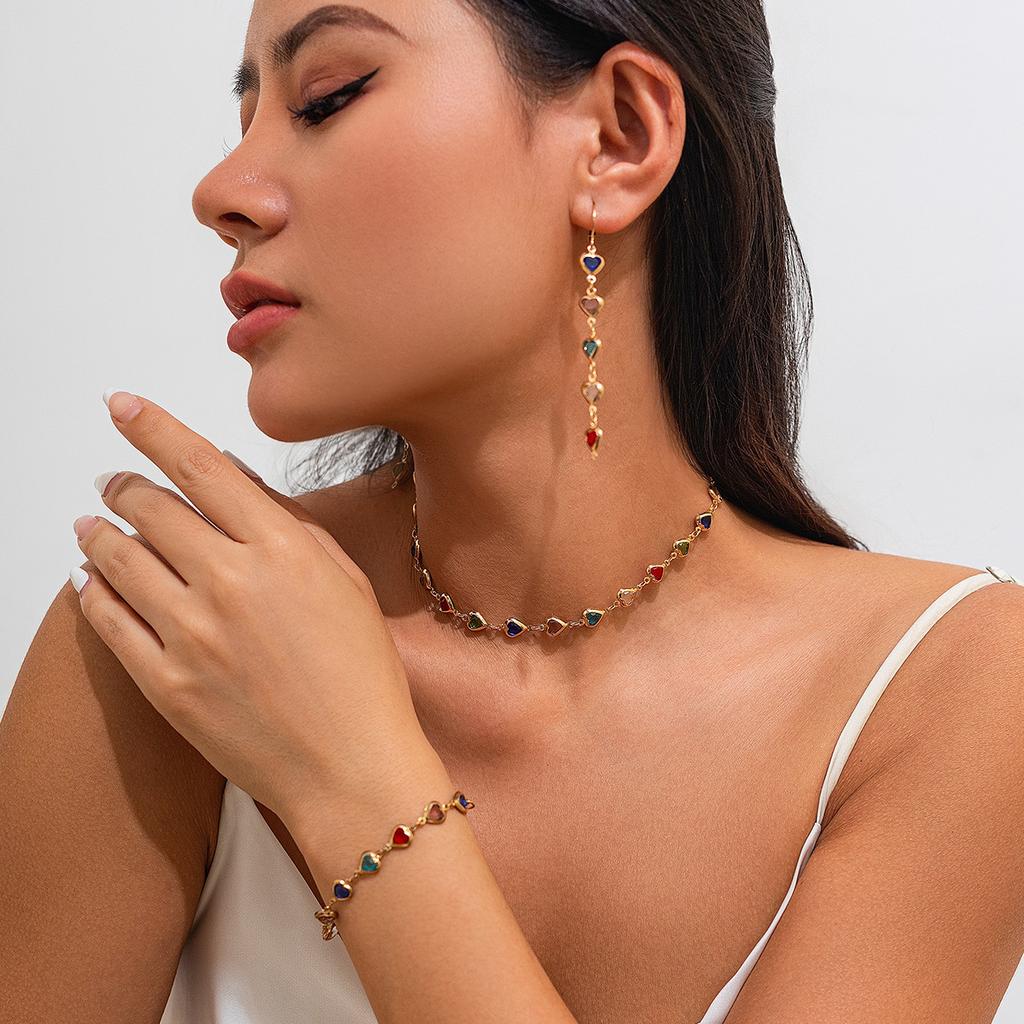 Temperament Light Luxury Square Colored Rhinestone Collarbone Chain, Wind Dopamine Peach Heart Crystal Necklace