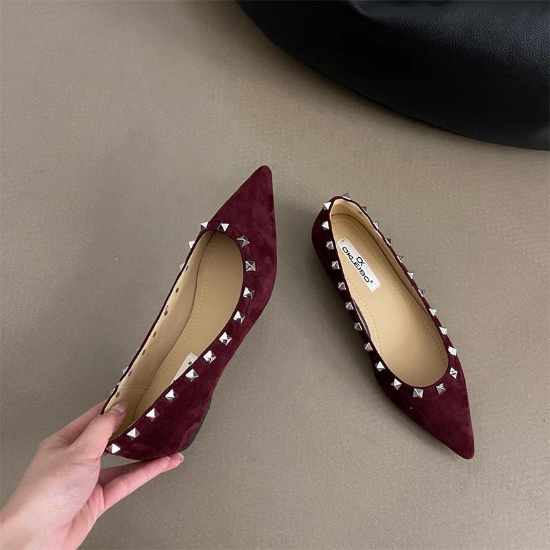 Fashion Flat Shoes for Women 2025 Spring and Autumn New Pointed Rivet New Black Plus Size Women's Shoes 41 42 43 Zapatillas Mujer