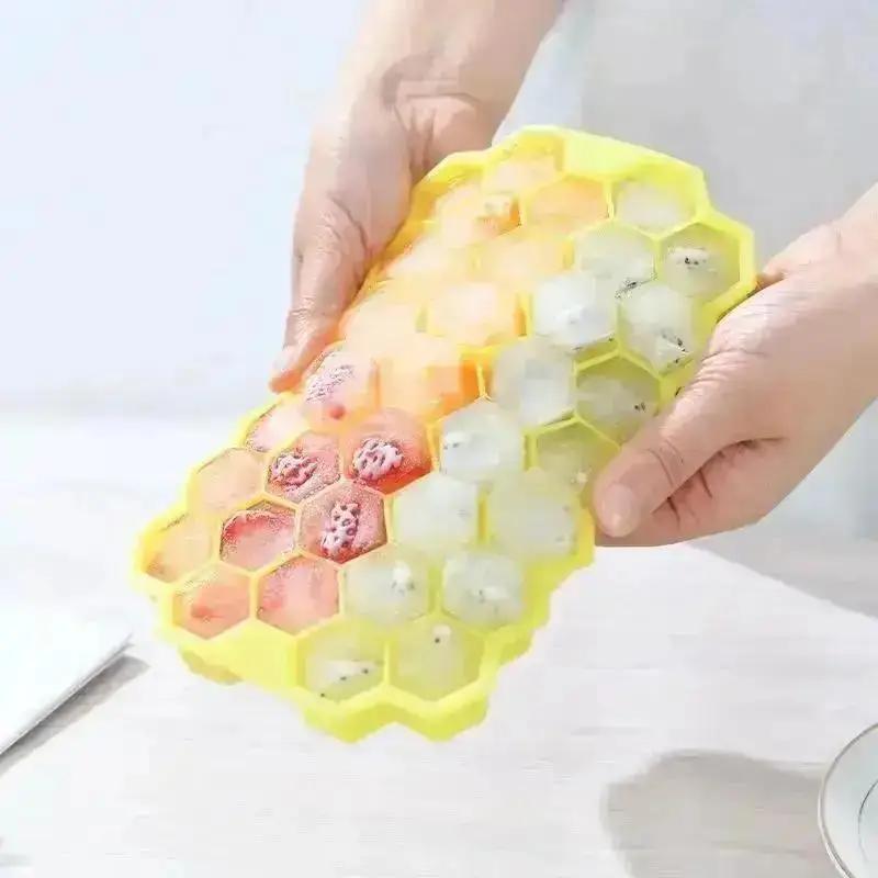 Random Color Kitchen Household Honeycomb Shape Ice Mold Tray Silicone Ice Cube Maker Molds Ice Cream Gadgets Accessories Supply