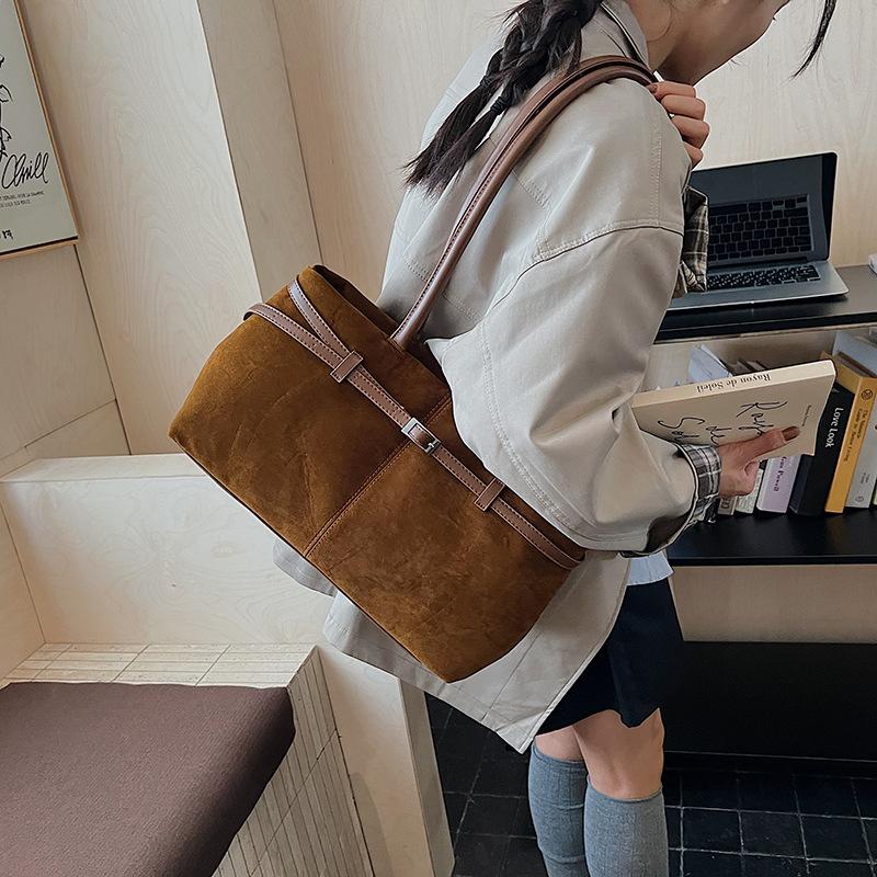 Large capacity casual temperament commuter tote bag 2025 trendy women's Korean version ins shoulder bag fashion trendy high sense