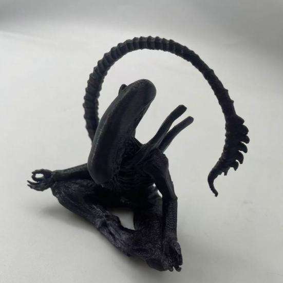 3D Printed Alien Figurine, Zen Meditation Alien Desktop Ornament, Collectible Sculptures for Sci-fi Fans
