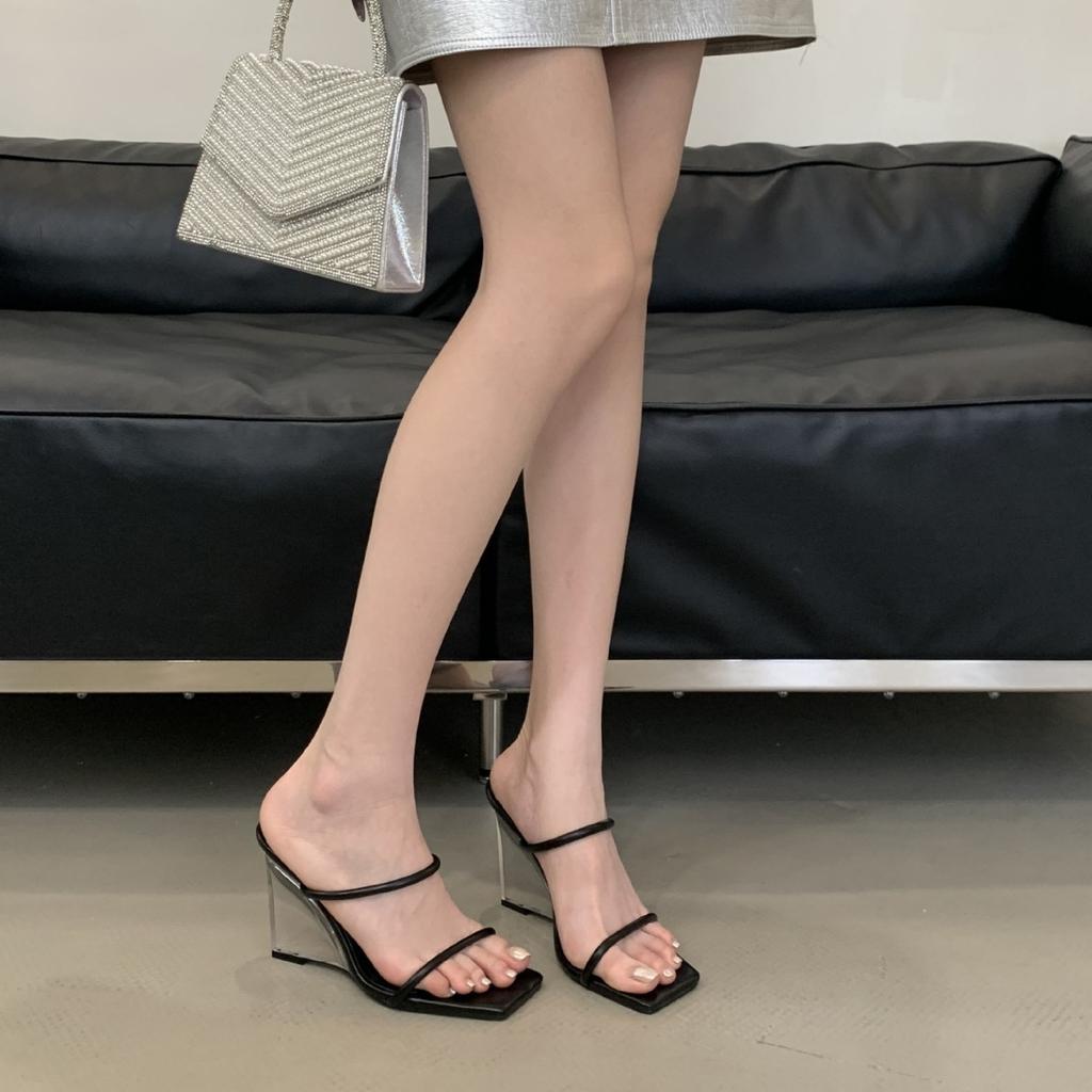 Fashion Low High-Heeled Shoes Lady On A Wedge Womens Slippers Outdoor Pantofle Square Toe Slides 2025 Silver Summer Transparent PU Rome