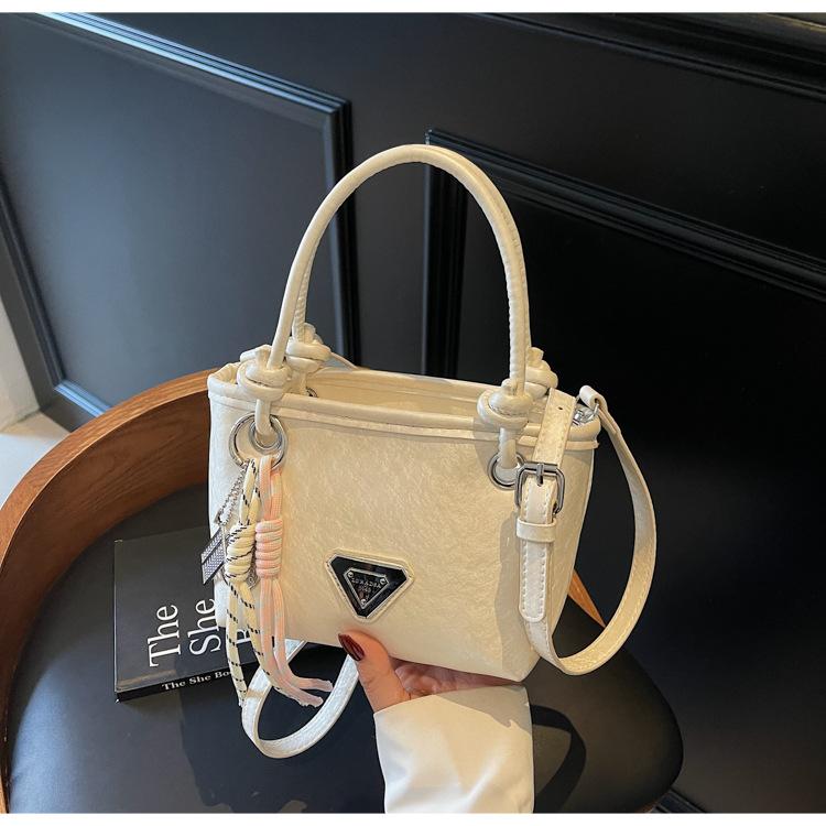 Premium Sense Retro Texture Handbag Women's New Versatile Shoulder Bag High Value Messenger Bag Tide