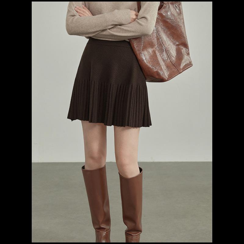 Korean Style Deep Gray A-Line Knit Skirt: Slimming Tummy Support, Petite Pleated Design for Autumn and Winter.