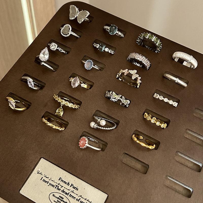 High-end Minimalist Copper Ring Adorned With Radiant Zirconia For Trendy Women