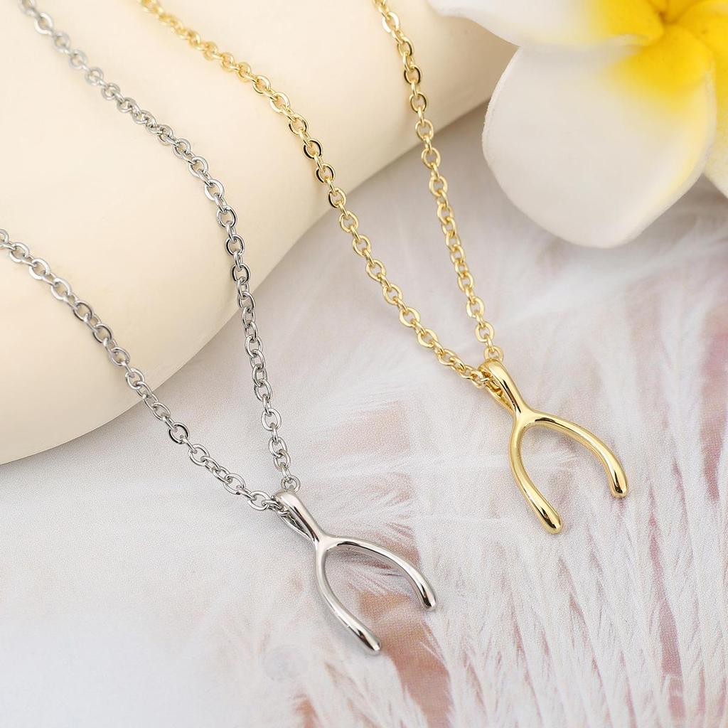 European Bestseller: Exquisite Herringbone Wishbone Necklace - Simple, Stylish, Versatile.