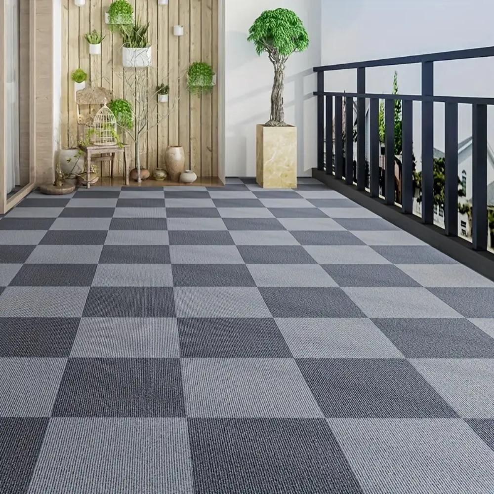 Quadratische, selbstklebende Teppichfliesen für Büro und Zuhause, rutschfester Polyesterteppich mit Schaumstoffrücken, einfarbiges Muster, Dekoration für Büro und Veranda.