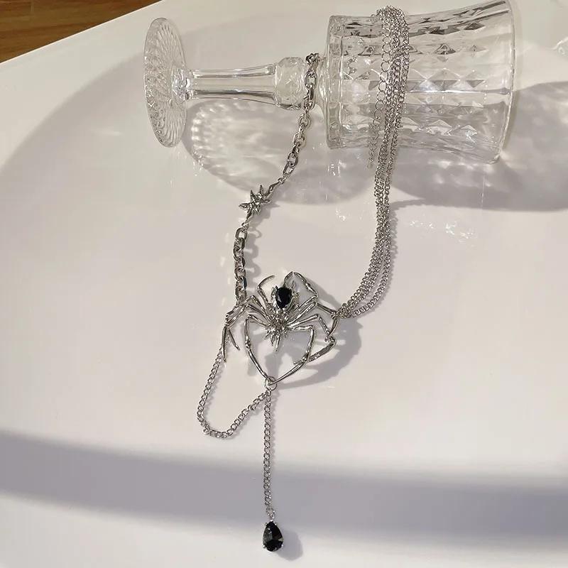 Gothic Spider Crystal Pendant Necklace for Women Dark Long Tassel Chain Spicy Girl Chokers Y2K Accessories Fashion Jewelry Party