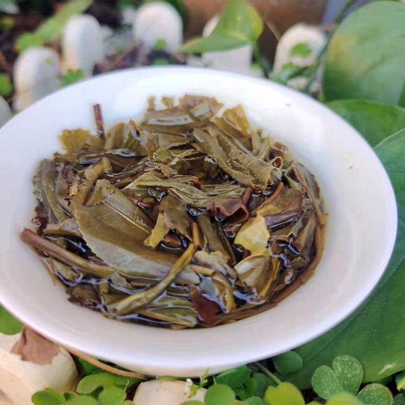 Чай Пуэр Коричневая гора Древнее дерево плотно прессованный 357 г сырой чайный пирог Пуэр — фото 4