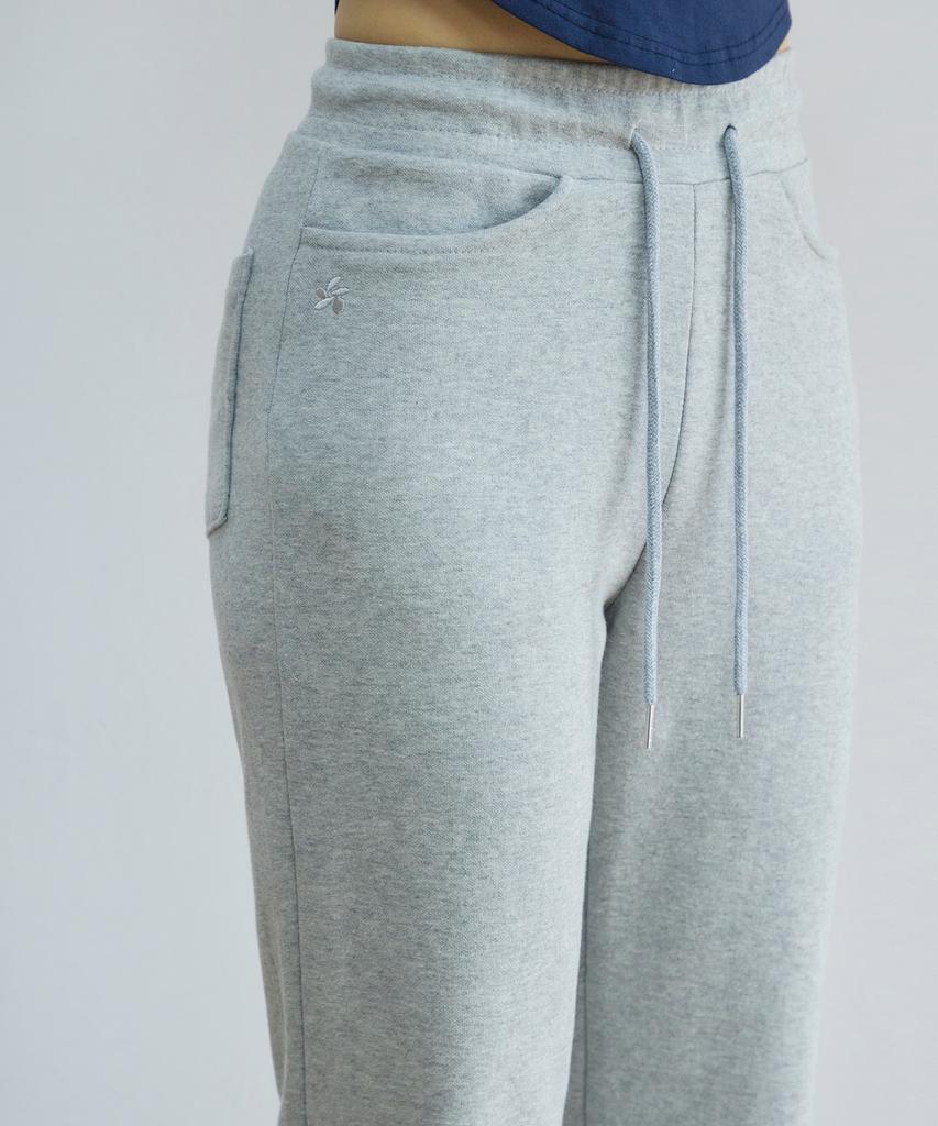 Seulliggeullou Bootcut Logo Training Pants [Gray]