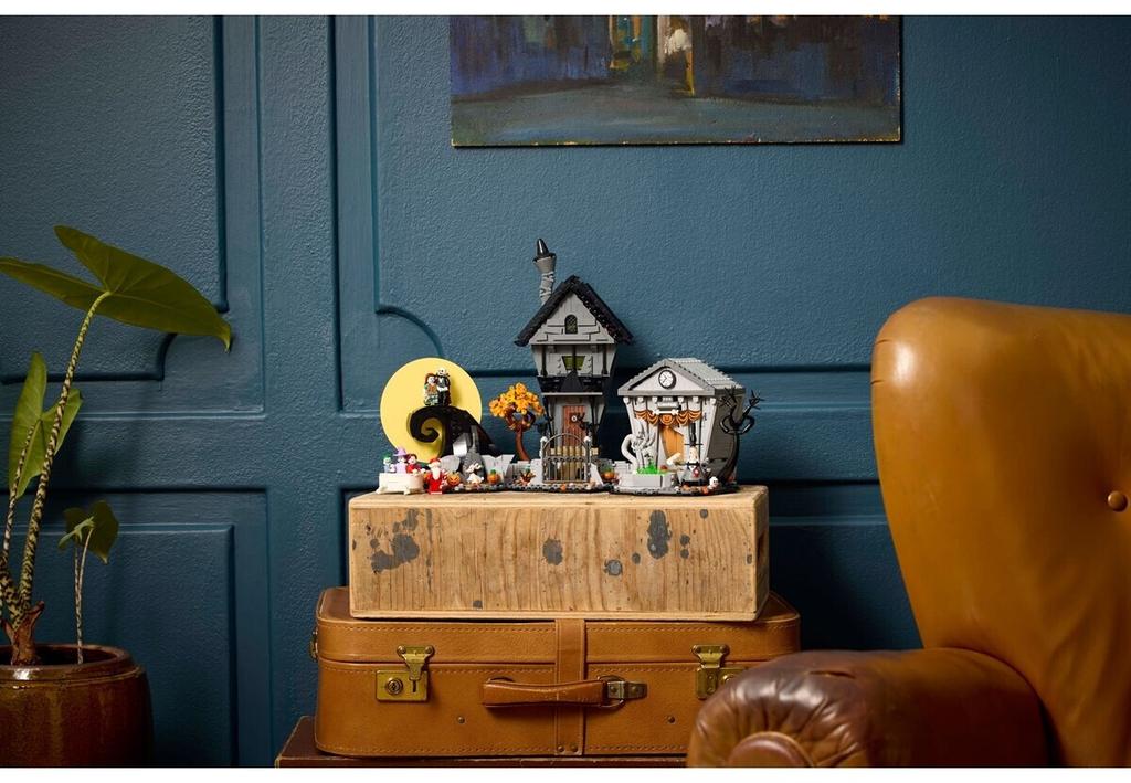 LEGO конструктор Дом, набор Disney – Диснеевский фильм Тима Бертона "Кошмар перед Рождеством" (21351)