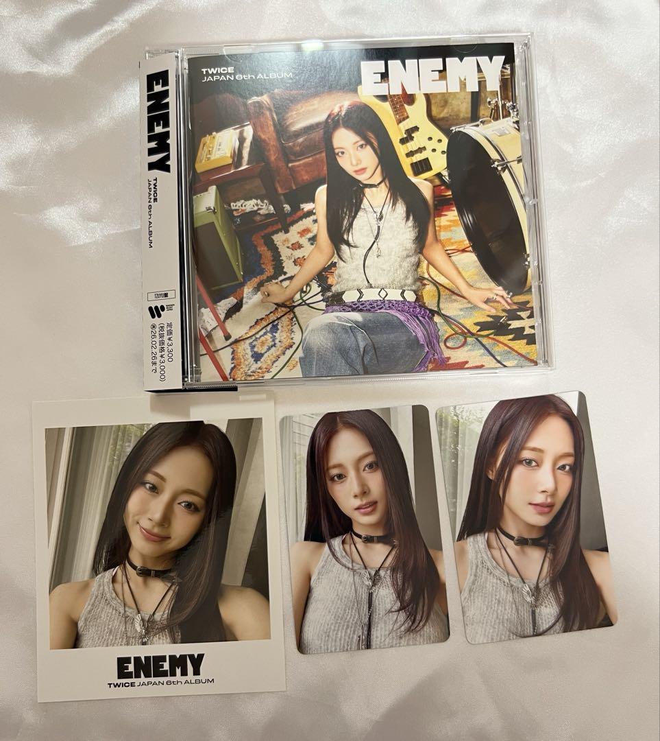 

[USED] TWICE ENEMY Tzuyu Solo Album 888 Limited Edition Bonus Included