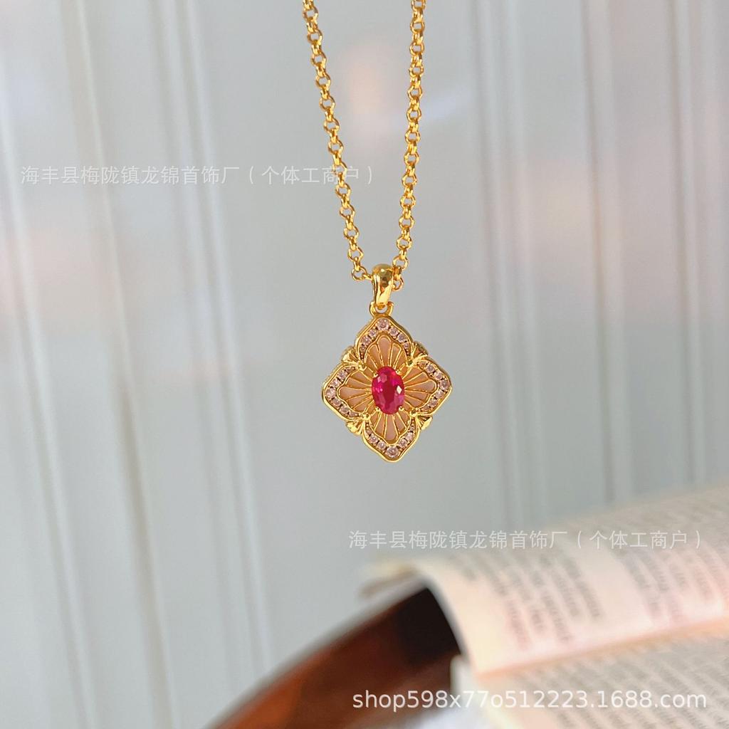 Italian Brass Cherati Ruby With Diamonds And White Fritillary Necklace Light Luxury High-End Design