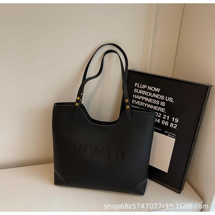 Retro bag 2025 women s bag new commuter fashion versatile underarm bag high-end niche shoulder bag tote bag