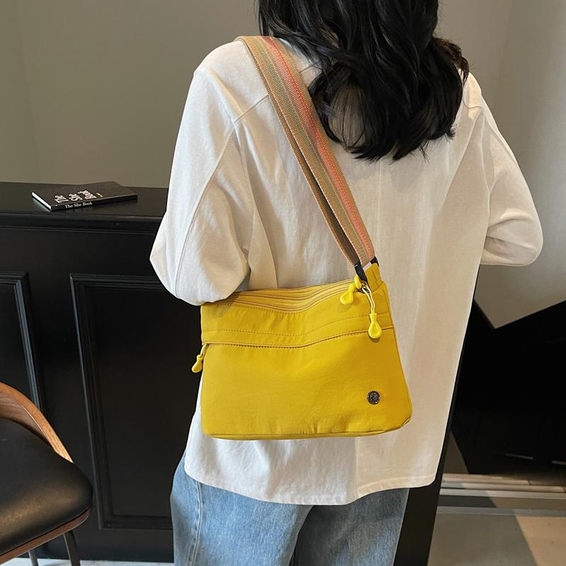 New Chinese Style Women's Shoulder Bag, Lightweight, Large Capacity, Trendy Multi-layer Crossbody Bag, Durable Nylon Cloth Bag