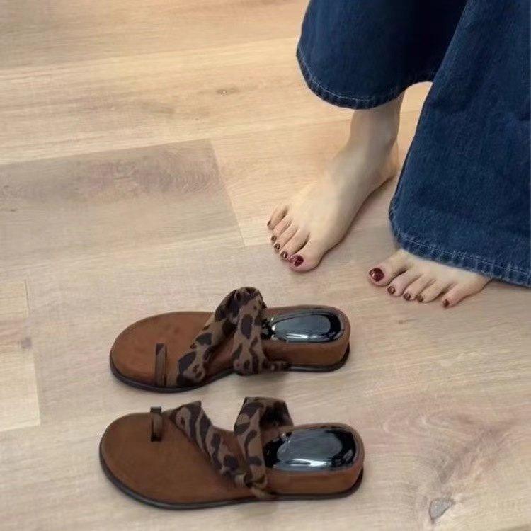 

Main push~ French round head cover toe cool slippers women s summer outer wear temperament with skirt thick sole with two sandals 40 цветной печати леопарда