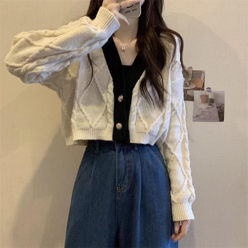 Women's V-neck Short Cardigan Sweater Coat Spring and Autumn Loose Fried Dough Twists Knitting Top