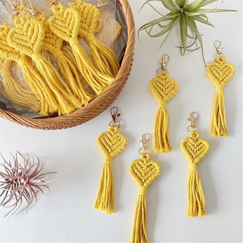 Handwoven Heart Tassels Keychain with Rotating Lobster Claws Clip Crochet Yarn Holder For Backpacks Bag Decoration