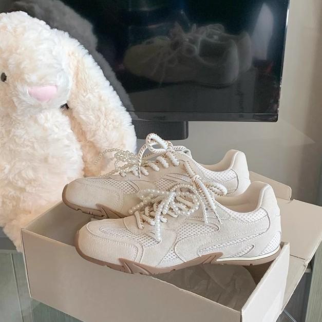 Cowhide Version of Grape Mother, the Same Girly Pearl Pair of Shoelaces, Casual Ballet Style Moral Training Shoes, Women's Sports and Leisure Shoes