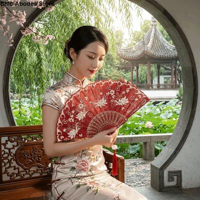 Portable Vintage Style Silk Hand Fan with Tassel Floral Pattern Folding Fan Decorative Handmade Dance Fan Wedding Party