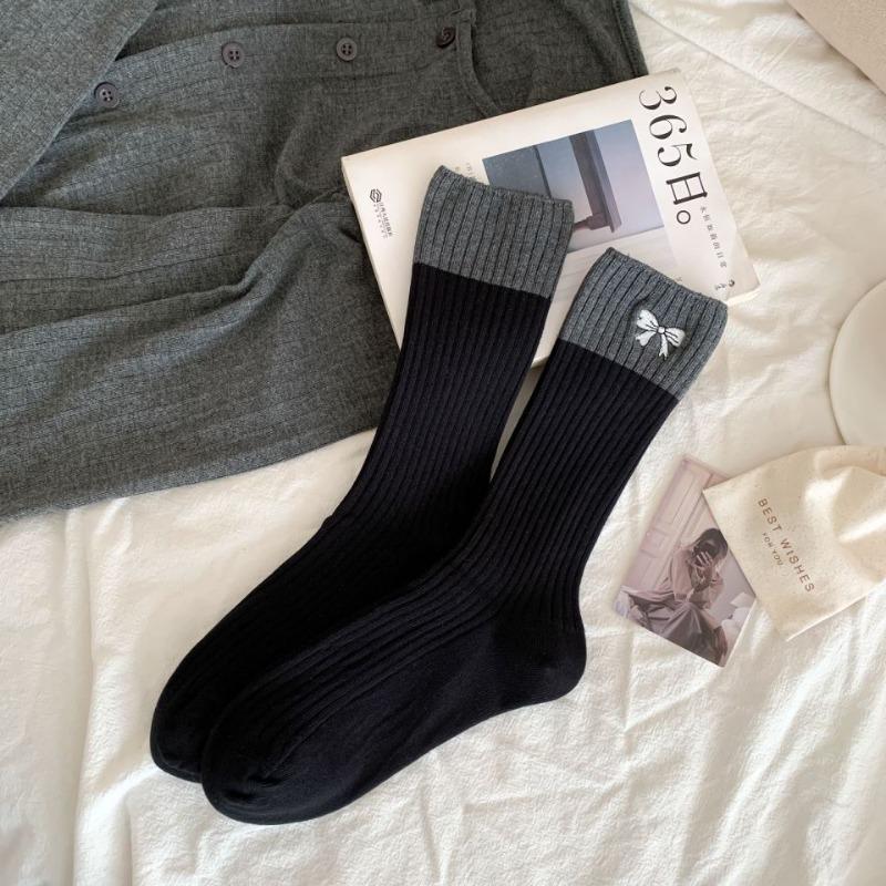 Female Autumn and Winter Lovely Cartoon Embroidery Bow In The Tube Pile Socks