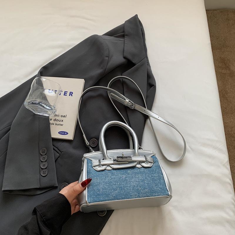 

Contrasting color small bag women s new fashionable versatile messenger bag high-end portable platinum bag