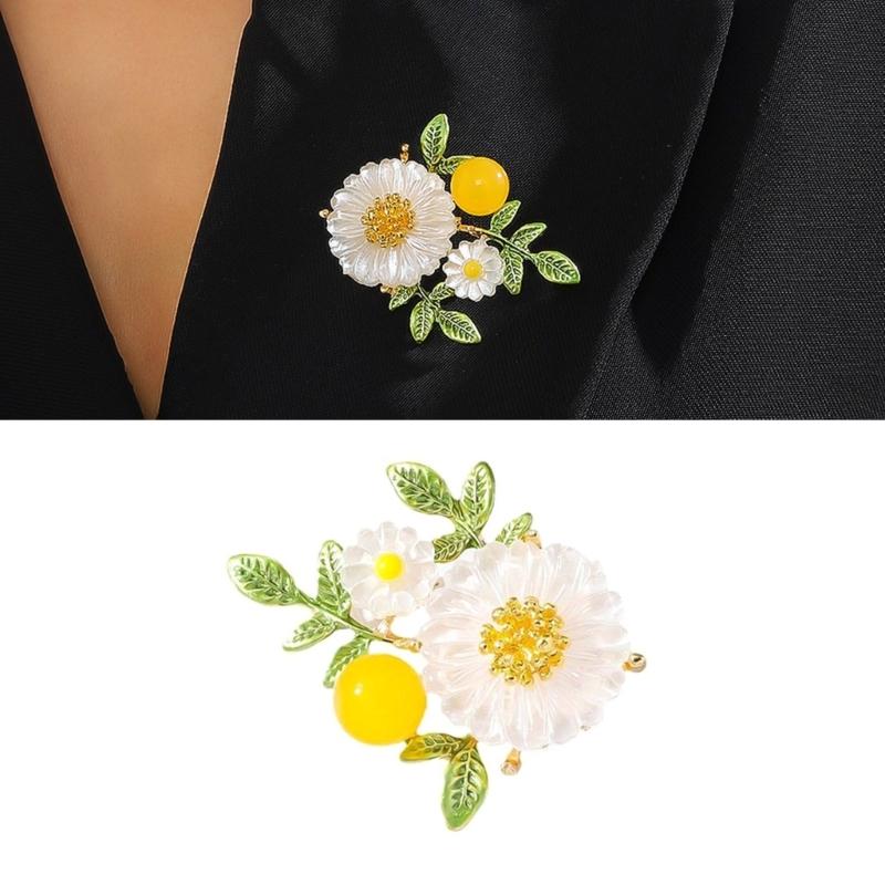 Elegant Pearls Daisy Brooch With Green Leaf Designs for Women Portable for Weddings Supplies and Special Occasions