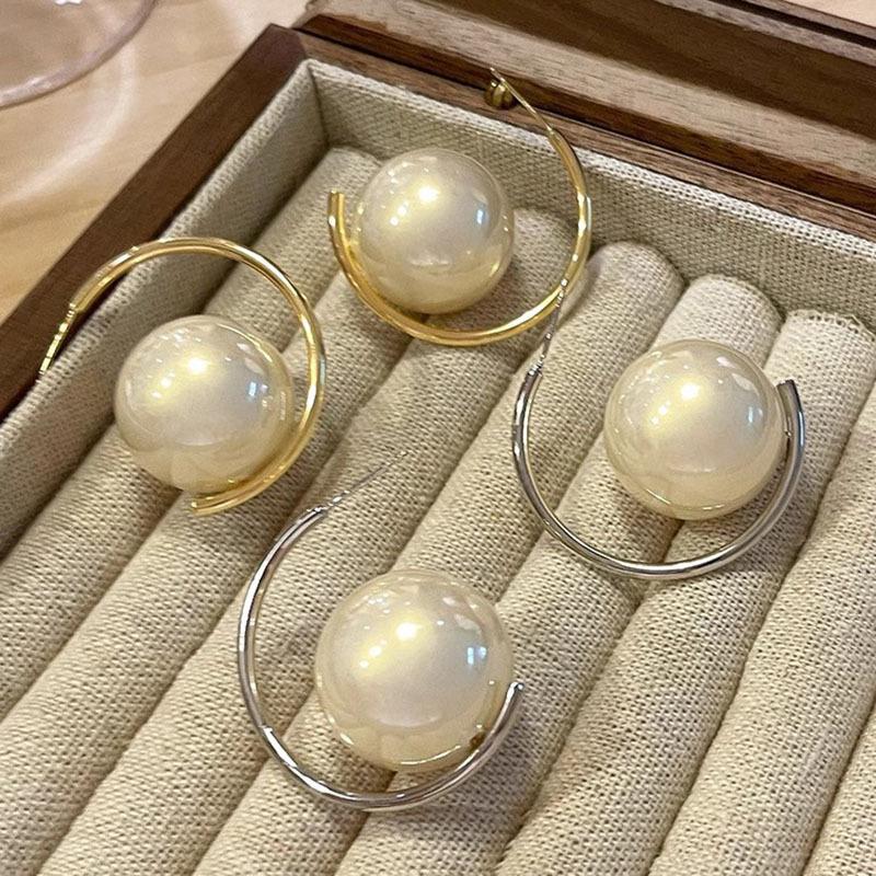 French retro temperament big simulation pearl stud earrings, women's exaggerated earrings jewelry gift