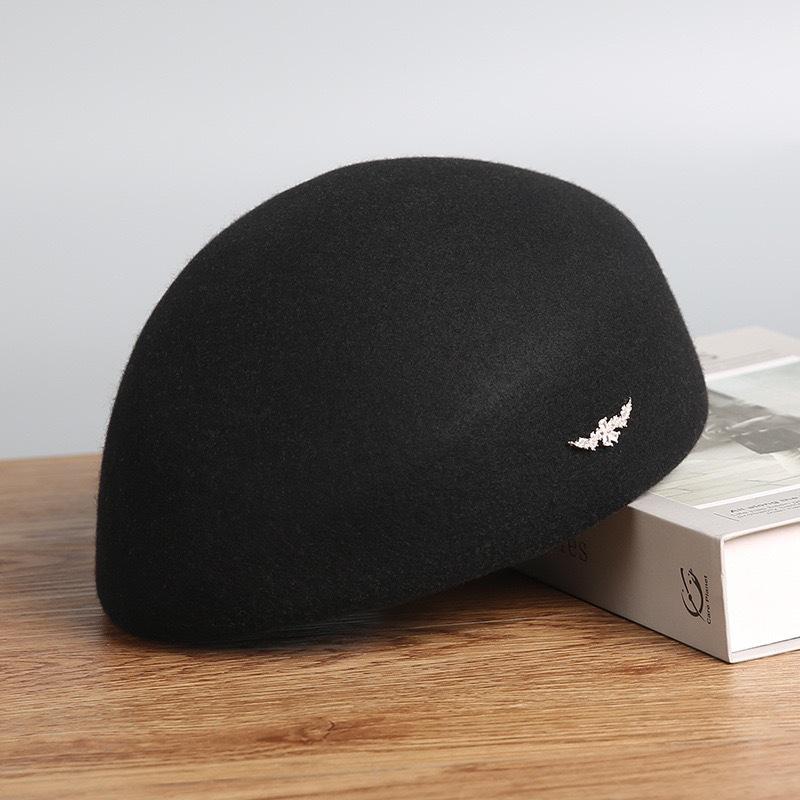 

Haute Couture Version Small Fragrant Wind Beret Children Warm Painter Hat Temperament Australian Wool Knitted Stewardess Hat Tide flying eagle diamond beret 55-57cm adjustable чорний