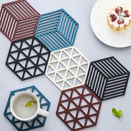 Hollow Heat Resistant Trivet for Hot Dishes Non-Slip Silicone Table Mat for Pots Scratch-Proof