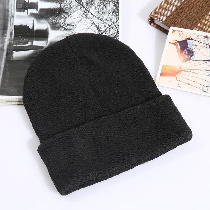 Unisex Beanie Hat Casual Beanie for Men & Women Warm Soft Knitted Hat Stylish Plain Daily Winter Hat, Christmas Gift