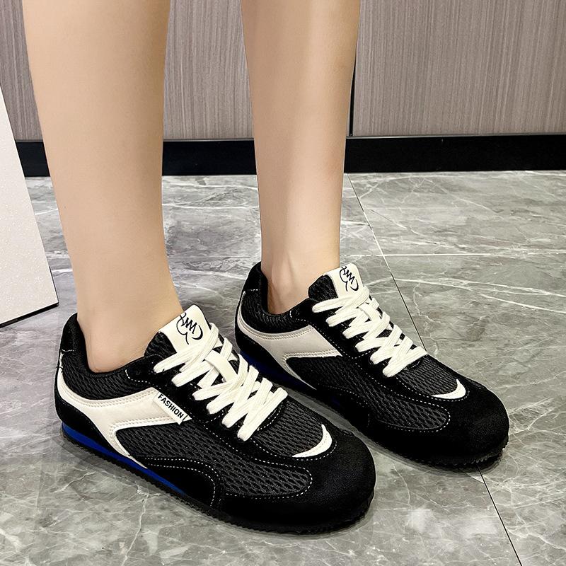 Korean version of the popular mesh breathable sports and leisure shoes women's autumn 2025 new niche lace-up flat-bottomed German training shoes