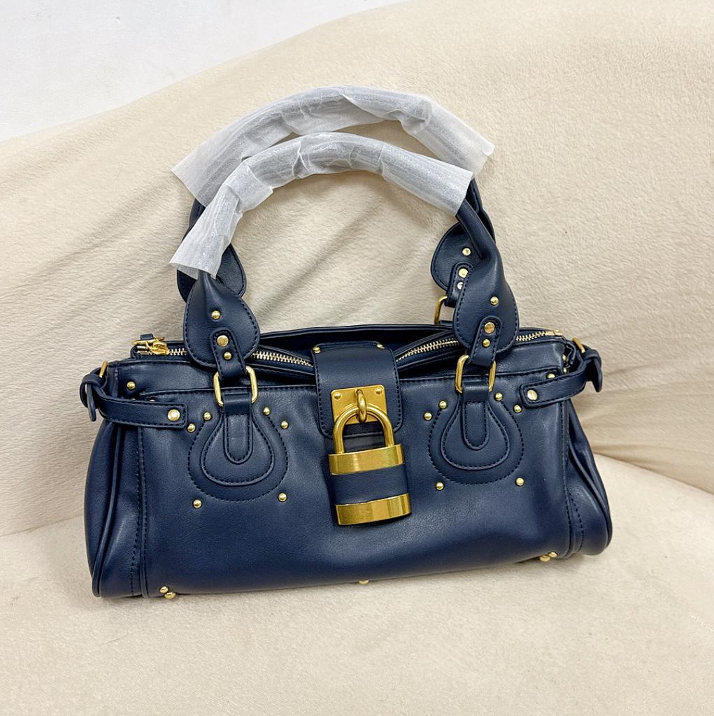 Retro Old Lock Bag Portable Messenger Bag 2025 Autumn and Winter New Women's Bag Hand Carry