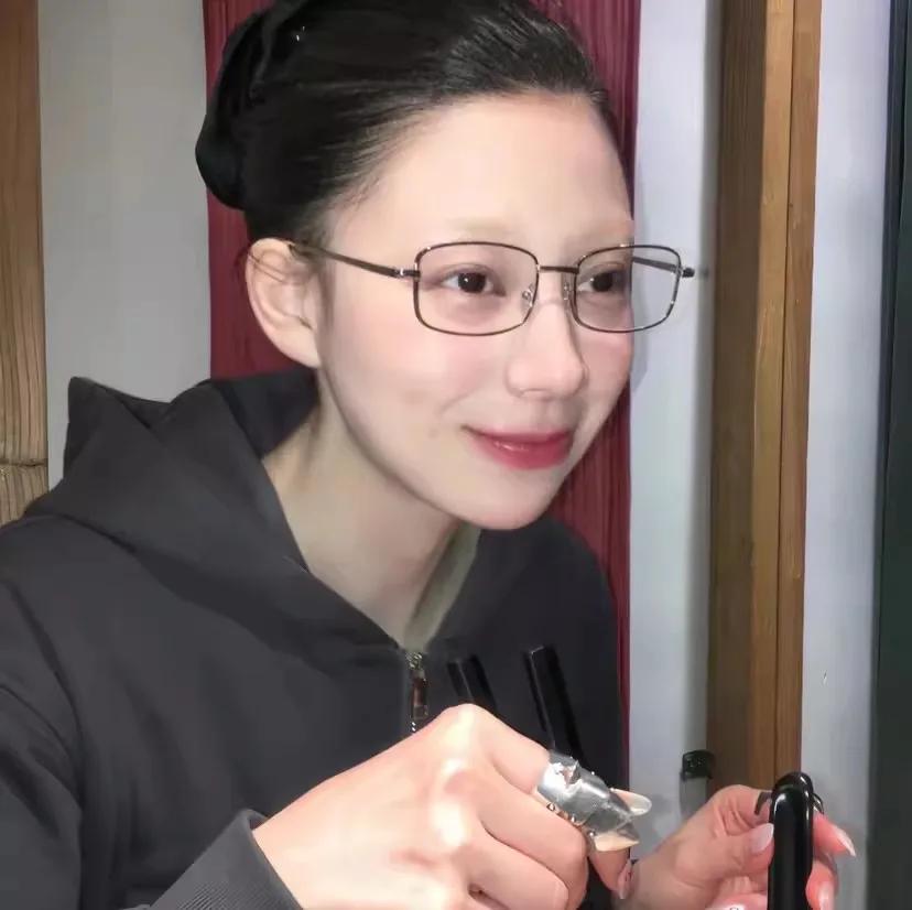 

Очки в ретро-стиле Y2K с маленькой квадратной оправой для женщин и девушек, Харадзюку, японские, металлические, стеклянные, декоративные, антибликовые для компьютера чёрный