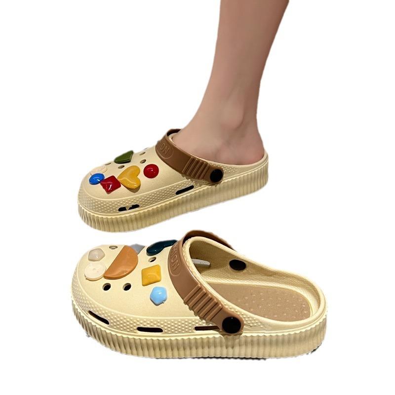 Soft-soled stepping on shit feels ins cute cartoon hole shoes women's summer wear new thick-soled non-slip beach