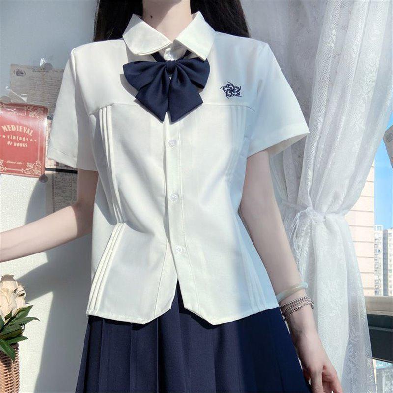 

Original JK Women s Thai Accordion Pleat Embroidered Square Collar Shirt - Versatile and Slimming Summer Top.