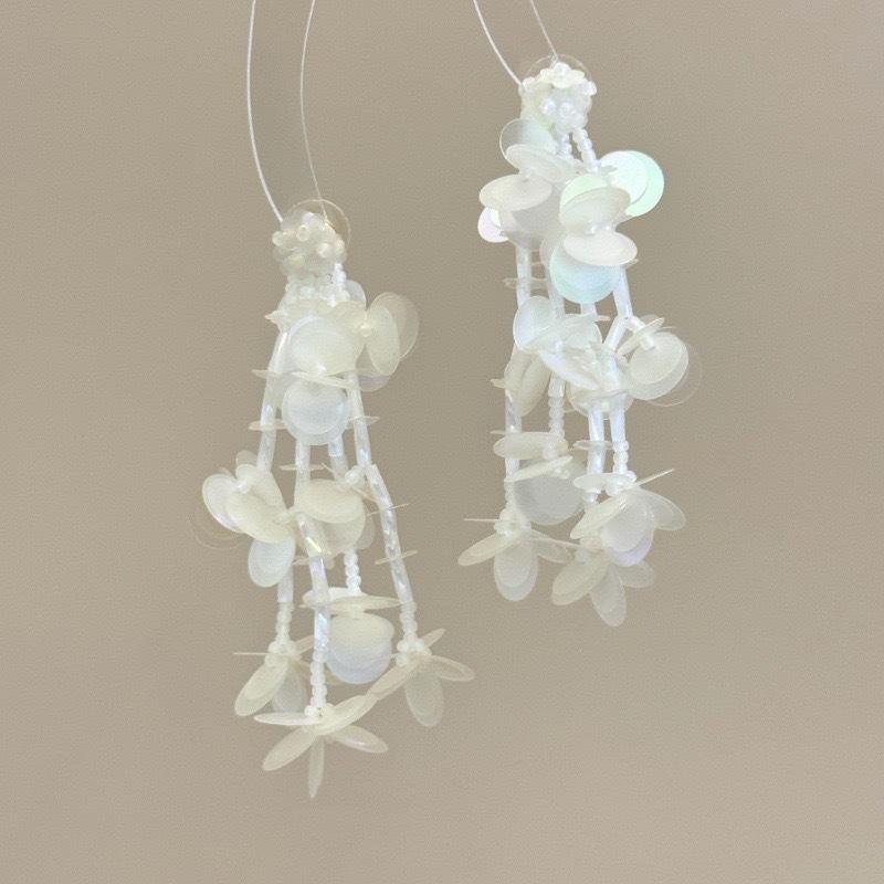 Rice bead flower sequined fringed earrings small fresh and sweet girl stud earrings Mori atmosphere earrings