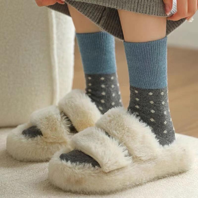 5 Pairs of Autumn and Winter Socks Women's Solid Color Strips Korean Cold Atmosphere Full of Socks Women's Thick Stacking Socks