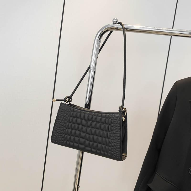 Korean Version of One-shoulder Solid Color Texture Simple Fashionable Bag for Women In Summer New Beautiful Ins Small Square Bag Underarm