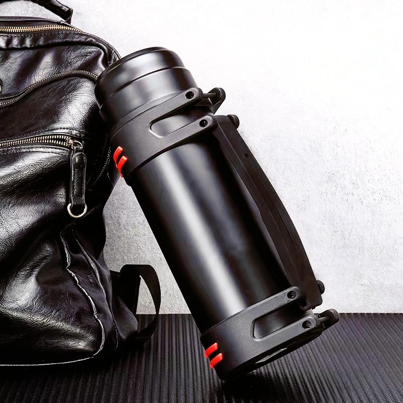 2000ml/70.55oz,Camping large-capacity stainless steel thermos flask, large-capacity portable water bottle for outdoor travel