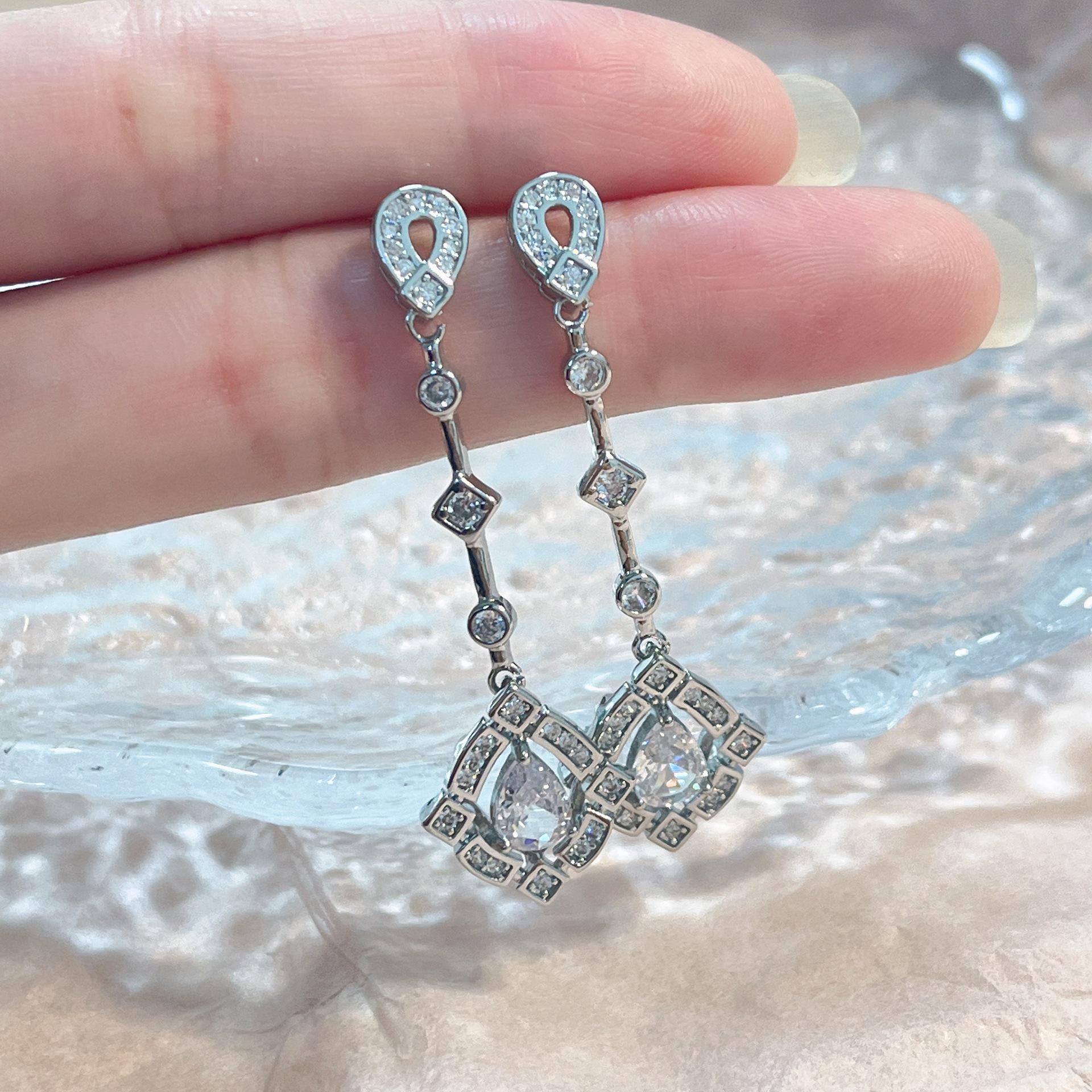 Pre-owned Wind Blue Zircon Tassel Earrings for Women - Elegant, Fashionable, Unique, Water Drop Design. платиновый/белый
